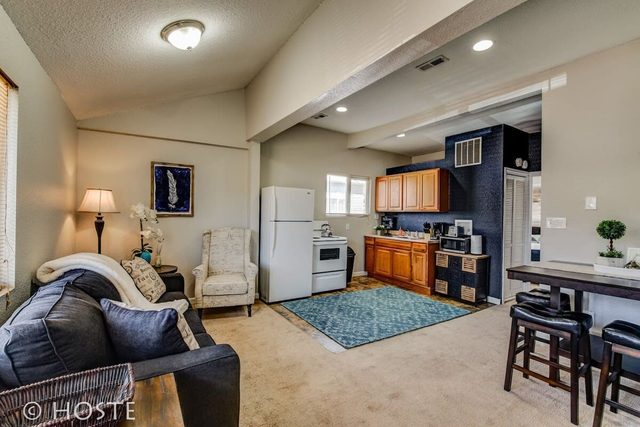 Steps to Downtown, Pikes Peak Views and Fast Wi Fi
