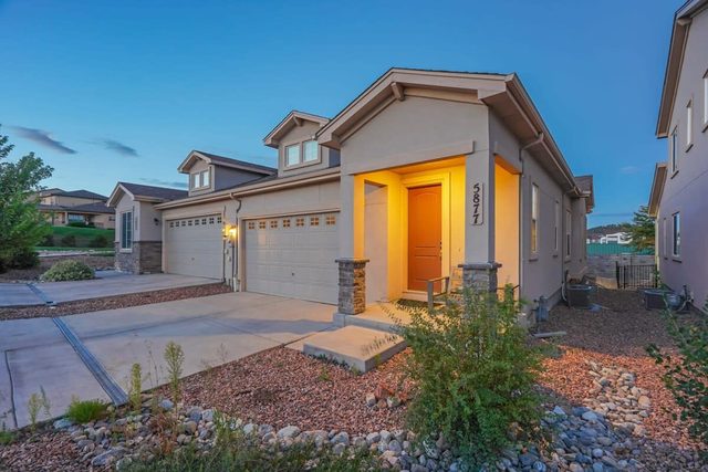 2BR Colorado Springs | Pikes Peak View | near USAF