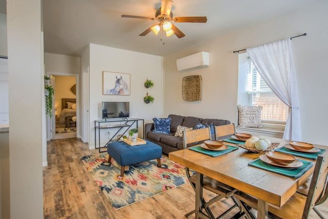 Historic flat near Old Colorado City & Garden Gods