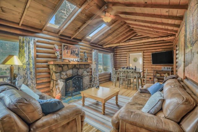 3BD Log Cabin Pikes Peak and Garden of the Gods — Cascade-Chipita Park, CO