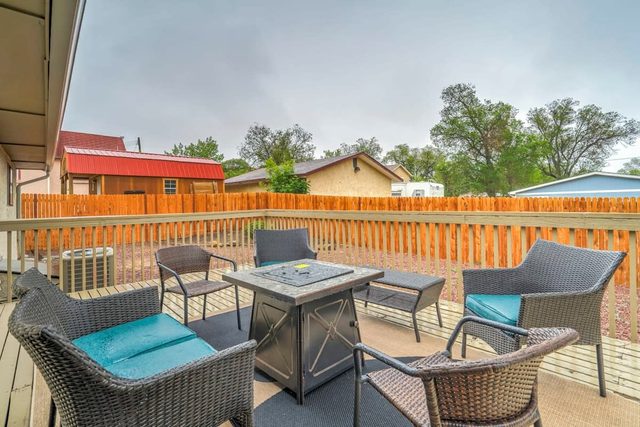 3BR with Patio and Fire pit near Hiking & Downtown