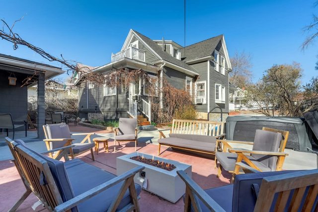 Downtown Colorado Springs 4BR Hot Tub, BBQ & Patio