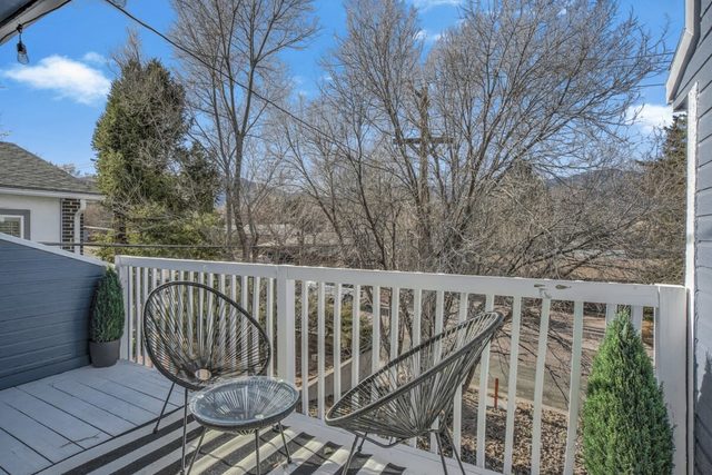 Broadmoor Balcony Duplex Near Rocky Mountain Views