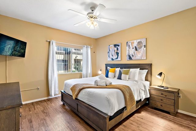 Cozy Downtown 1BR with Resort Pool & Gym