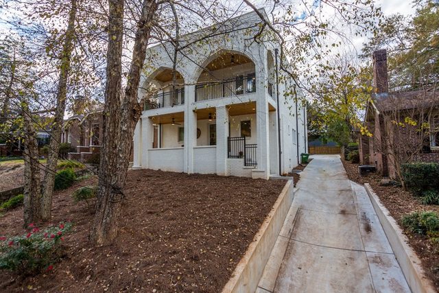 Luxury 7 Bedroom Atlanta Home with Private Pool and Backyard
