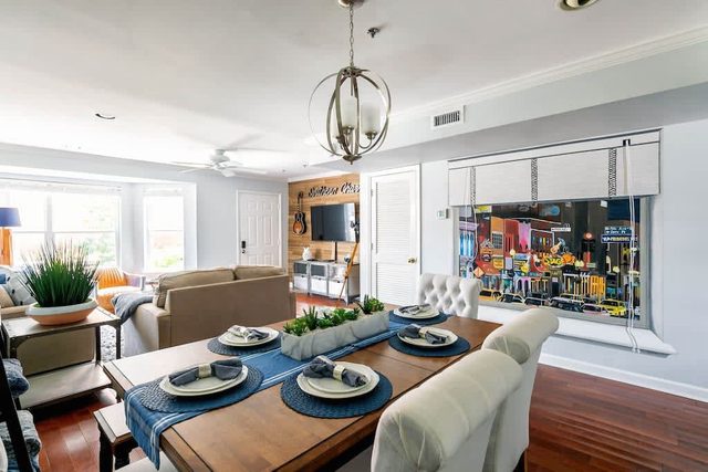 Walk To Broadway!Charming Modern Historic Townhome