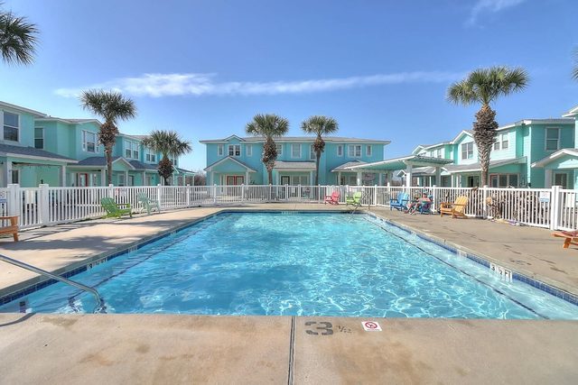 Reel Paradise- Community Pool | Front Porch Seating