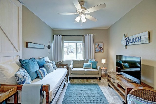 Isle Getaway~Boardwalk to Beach~Community Pool