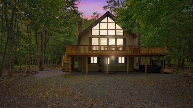 Raised A Frame Chalet | Big Bass Lake | Hot Tub — Big Bass Lake, PA