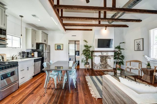 Cozy 4bd Home with Porch, Near King Street!