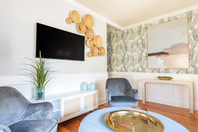 Beautiful King Street 4 Bedroom! 30 Day Rental
