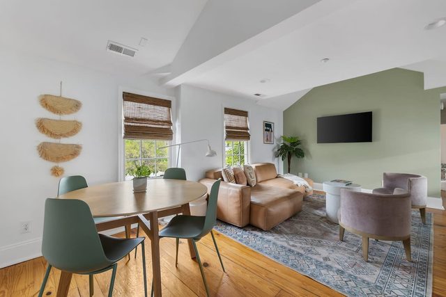 Quaint 2 Bedroom/1 Bath Downtown Charleston