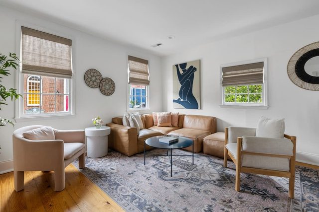 Downtown Charleston - 4 Bedrooms / 2 Baths