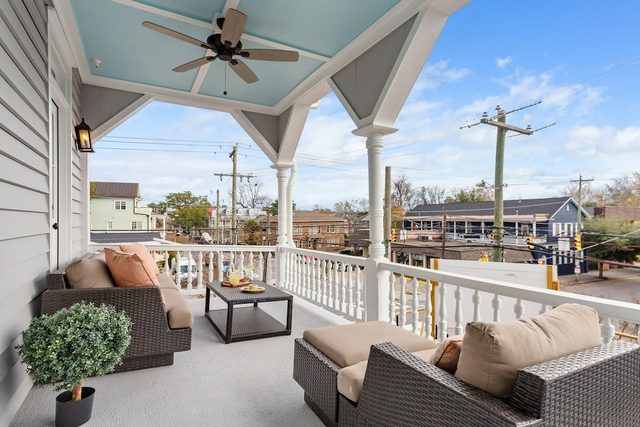 Newly Renovated 4BR DT, Walkable!