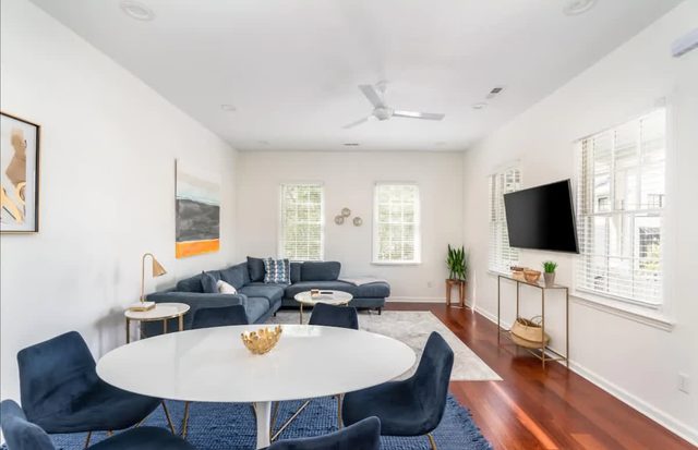 Downtown Charmer! 3BD/3BA - 2 Blocks to King