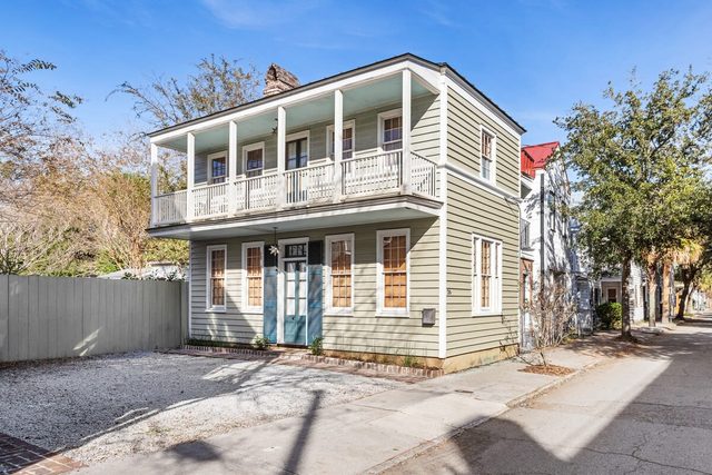 Carriage House | Downtown - Walk Everywhere!
