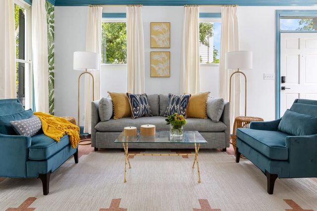 The Islander House | 3BR @ King Street w/ Parking!