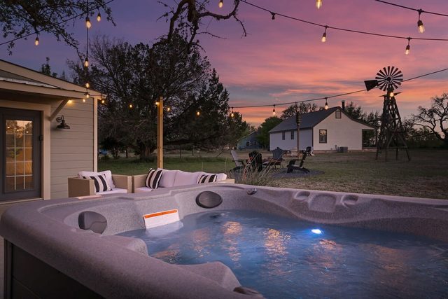 Sunset Haus - Hot Tub & Fire Pit