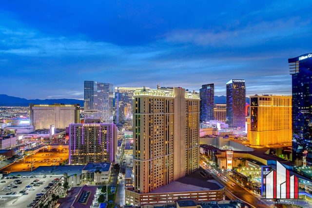 Las Vegas MGM Condo w/Balcony & F1 Track View