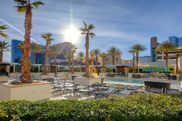 MGM Signature Penthouse w/ F1 Strip View & Balcony