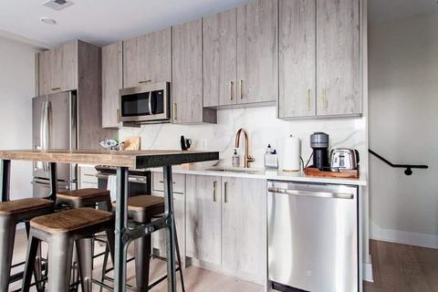 Chic 2-story Apartment in Superb DC Location