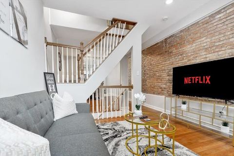 Charm City Homestay in Washington Village