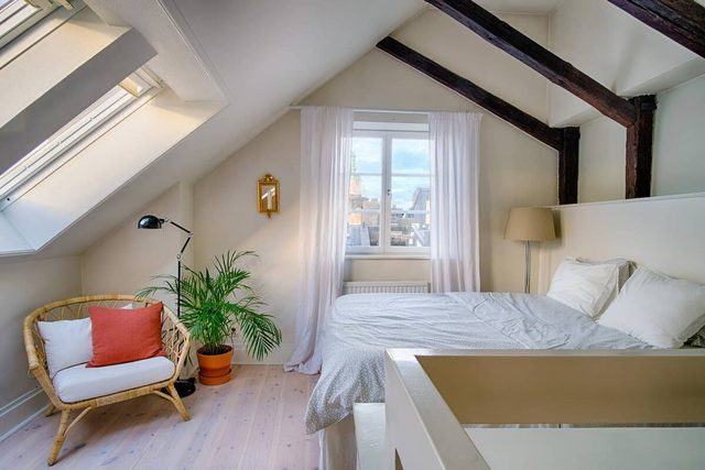 Charming penthouse in central Old Town