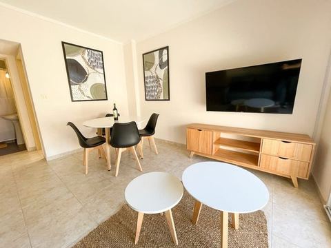 Spacious Apartment in Bahia Blanca: Sleeps 4