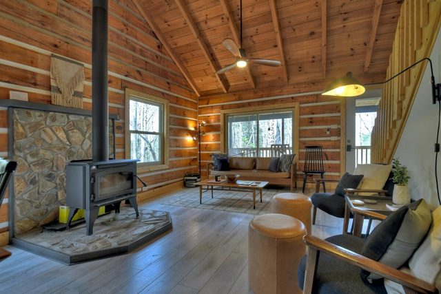 Hygge House | Cozy Cabin + Fire Pit Near Downtown