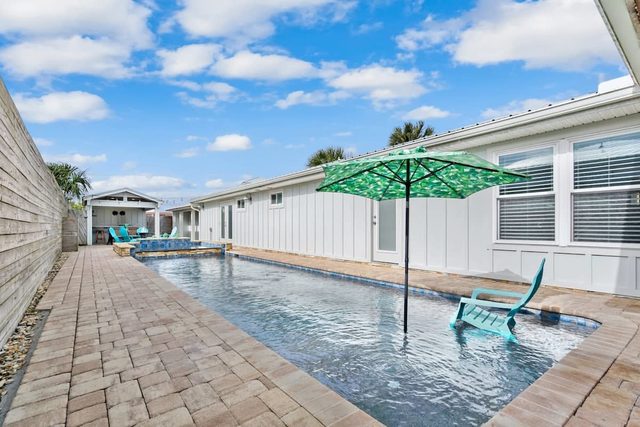 100 Steps to Beach, Pool, Hot Tub, BBQ, Playground