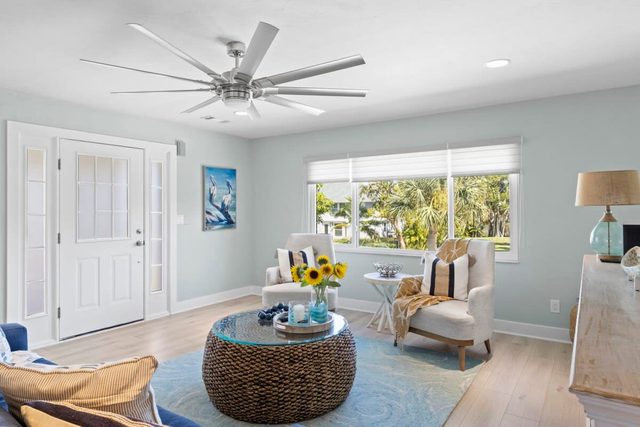 Sandy Cheeks- Gorgeous Newly Renovated Pool Home with Bikes