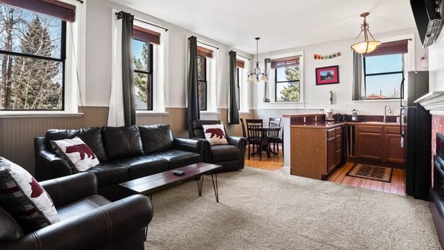 Papa's Place — Historic 1BR Unit in Downtown Leadville — Leadville, CO