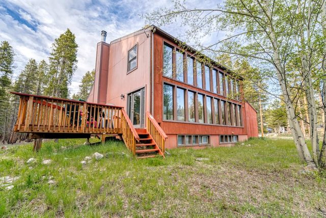 Forest Retreat: Sunroom, Outdoor Grill & Games