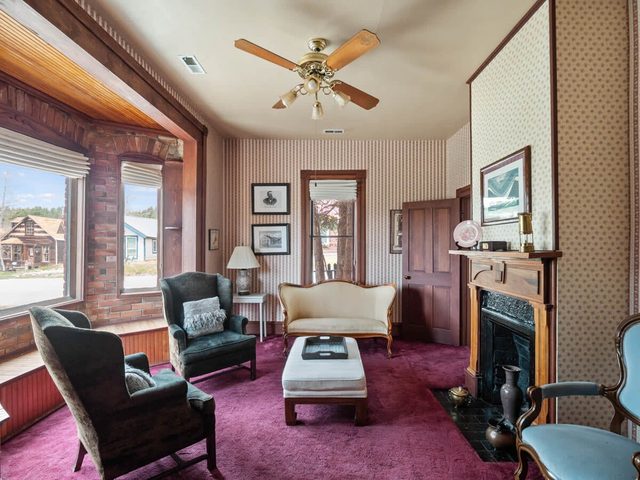 Historic 3BR w/ Loft:Mountain View & Near Town