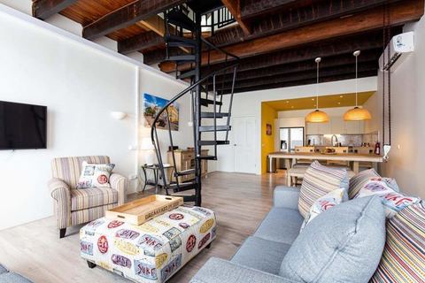 Fully Equipped Spacious 3BR Penthouse in Historic City Centre — Willemstad