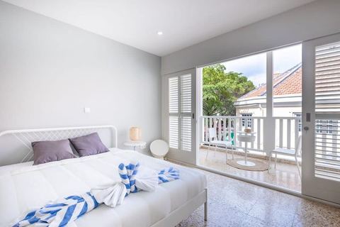 Tropical City Escape with Balcony in Willemstad