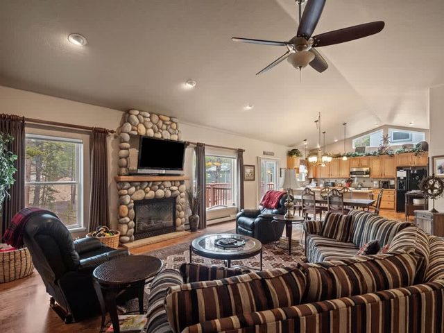 Lily Stargazer — Leadville 4BR Home with Game Room