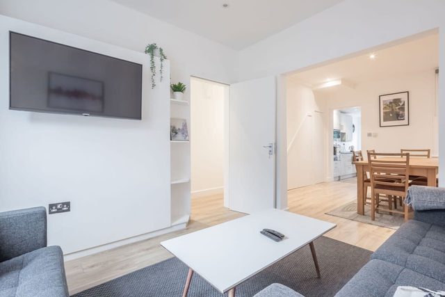 Refurbished, High Spec Central Family Home