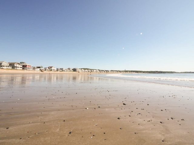 Long Beach Suites: 3 Mins Toes To Sand! — Gloucester, MA