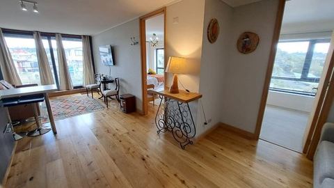 HOM 1-bed on the lake's edge · Pool and parking