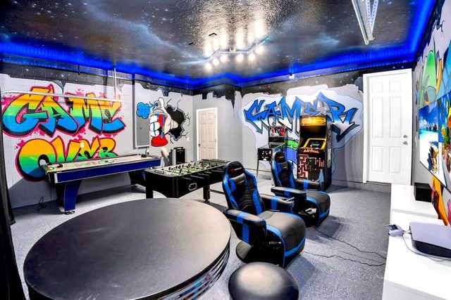 Stunning Villa w/ Updated Decor and Gameroom — Kissimmee, FL