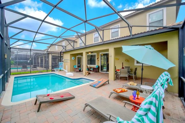 Family House: Private Pool & Entertainment Loft