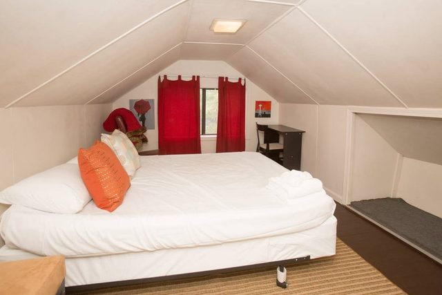 Greenlake Cozy Little Attic- 3