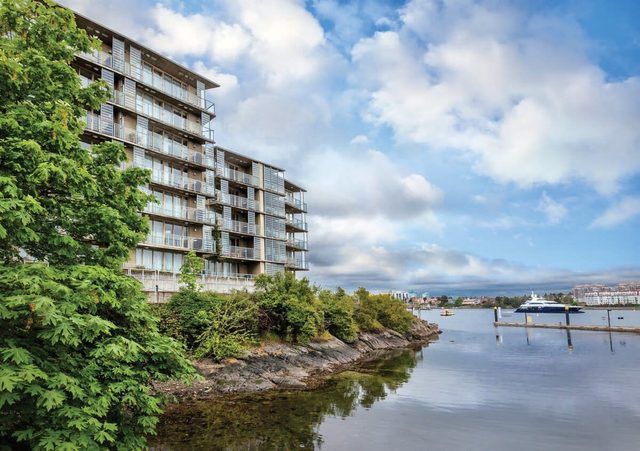 Victoria Inner Harbor 2 BR Condo Hotel — Victoria, British Columbia