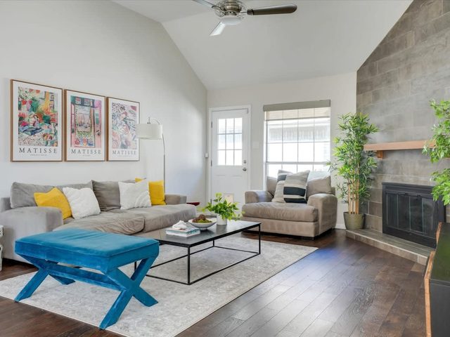3-BD/2-BA Northern Dallas Retreat | Hot Tub & BBQ