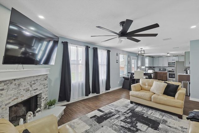 4 Bedrooms, Brick Retreat with Gameroom & Backyard