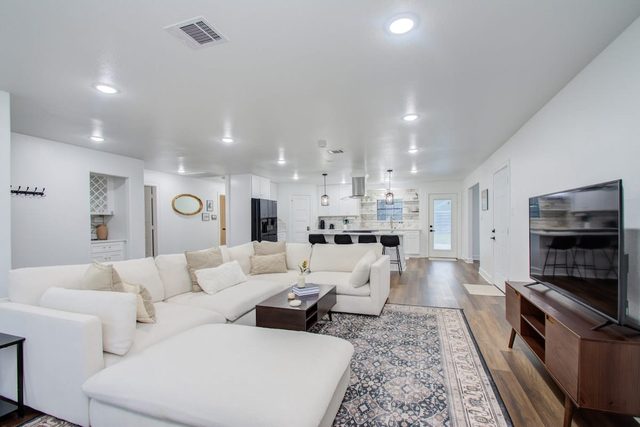 3 beds Houston HOME, Close NRG Stadium & Rodeo