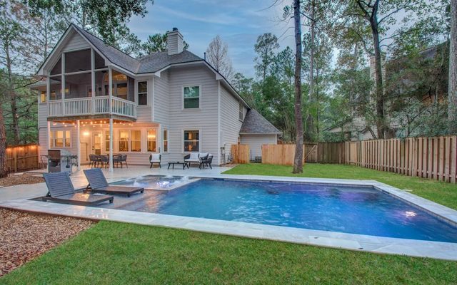 Luxury Mansion Dream Home - 6 Bed, Pool, Grill