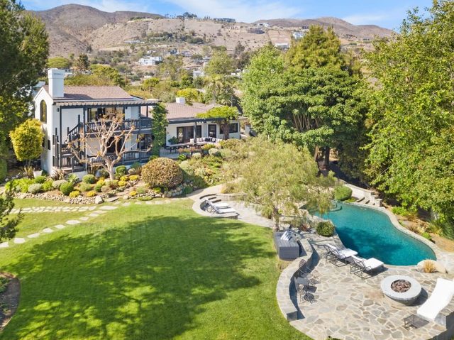 Malibu Park by Stay Awhile Villas — Malibu, CA