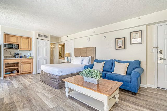 Great unit with large windows to view the beach - Beach Colony 1200